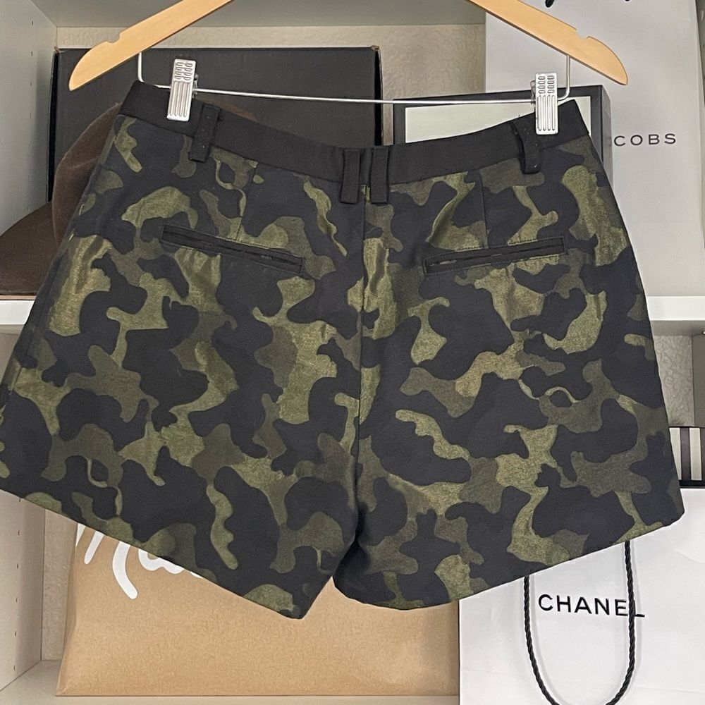 Anthropologie x Cartonnier tailored camo shorts - Picture 4 of 10